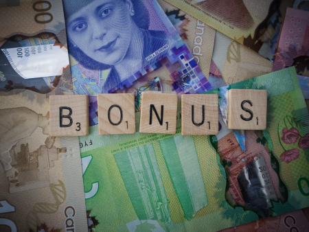 Jak dobrze wykorzystać bonusy w hazardzie online?